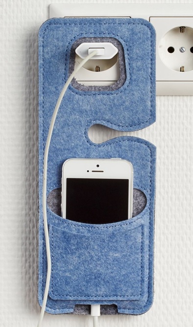 Handytasche für die Steckdose