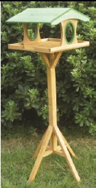 Vogelfutterhaus aus Holz