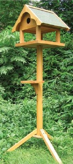 Vogelfutterhaus aus Holz
