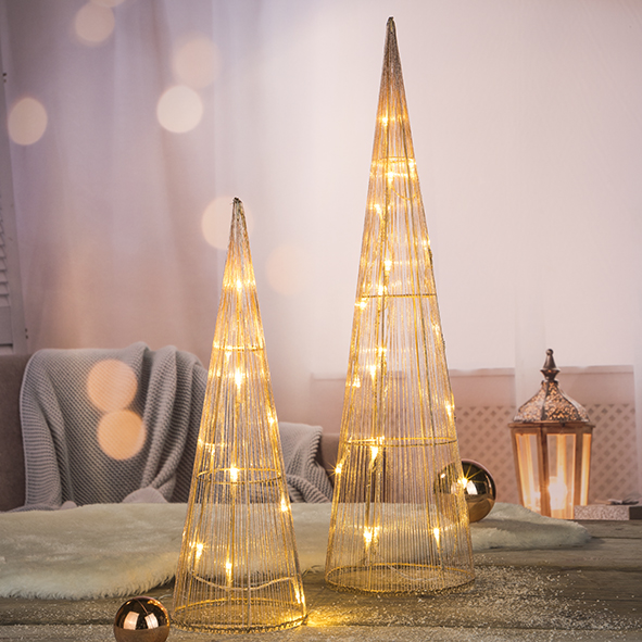 Weihnachtspyramide aus Draht