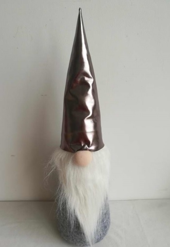 Weihnachtswichtel, mit chromfarbener Mütze