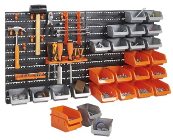 Werkzeugwand mit versch. Aufbewahrungs-