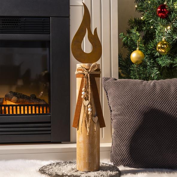 Holzsäule mit Metallflamme