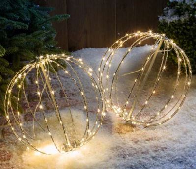 Metall Kugel mit 160 warm weißen LEDs