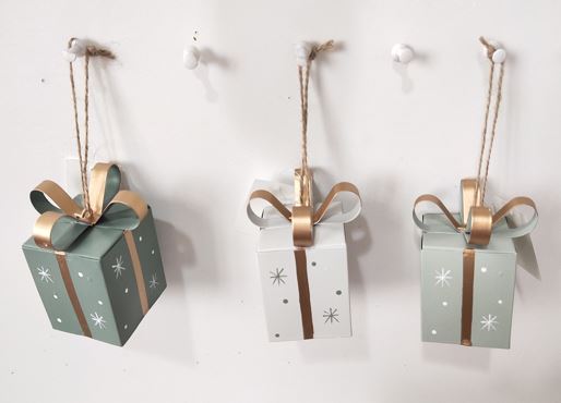 Christbaumschmuck Metall Geschenkbox