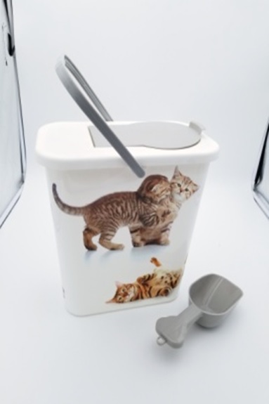 Futterbehälter aus Kunststoff