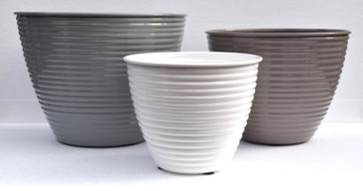 Blumenkübel aus Metall, emailliert