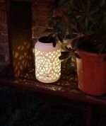 LED Solar Laterne aus Plastik