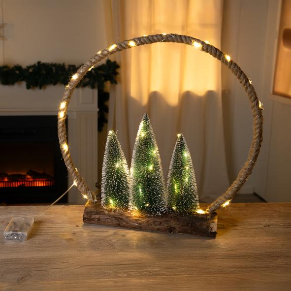 Deko Ring mit Weihnachtsbaum Kulisse