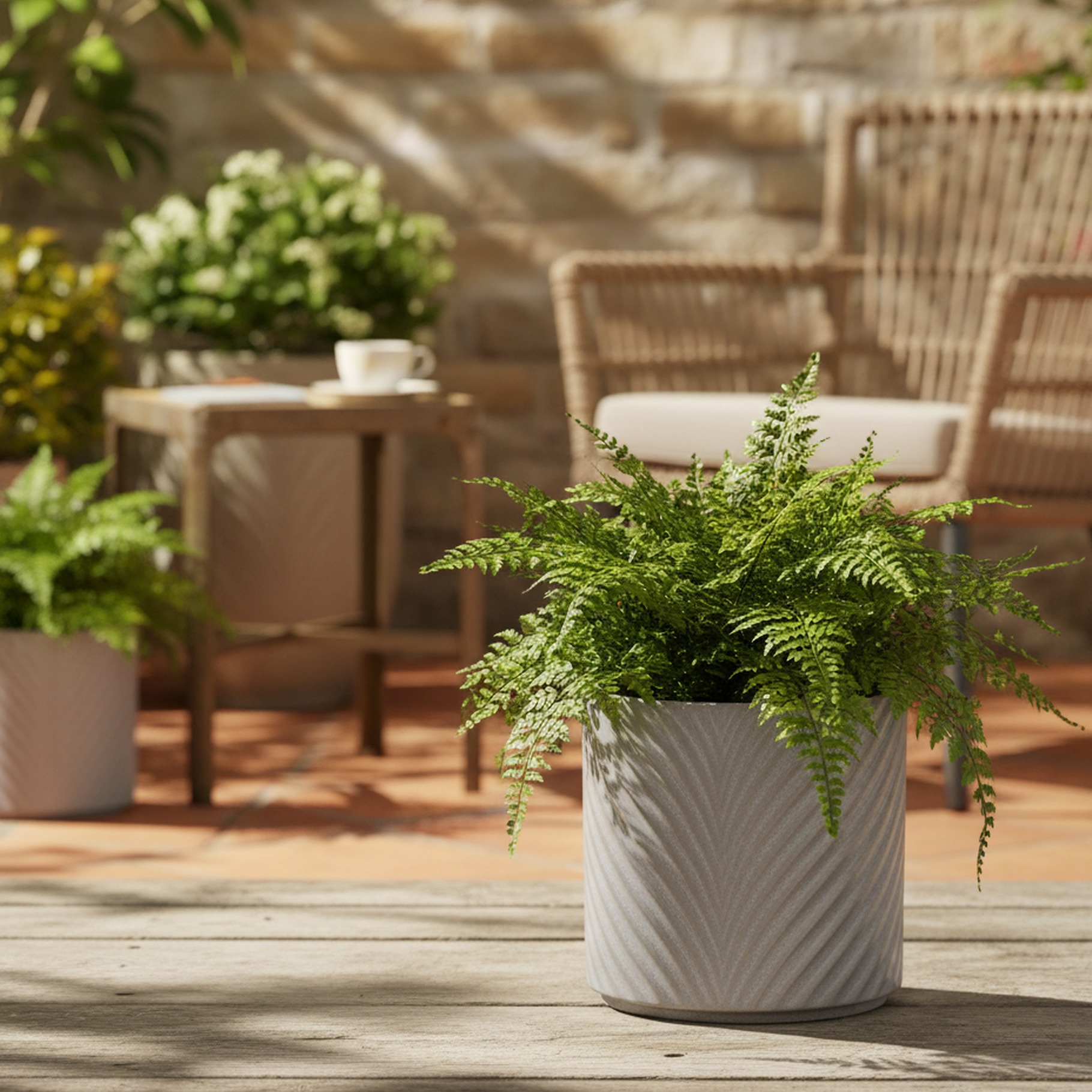 Pflanztopf aus Keramik, im Display