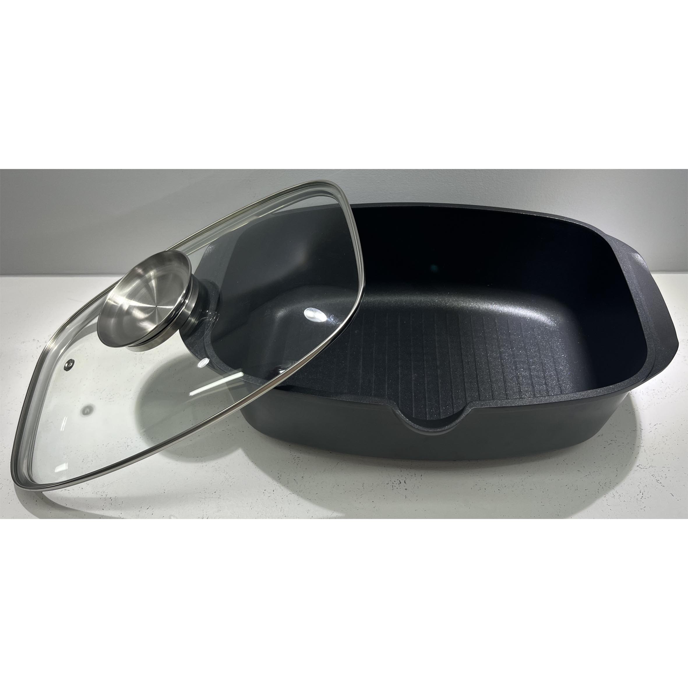 Aluguss-Bräter mit Glasdeckel